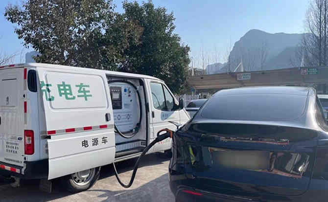 溪湖区汽车搭电